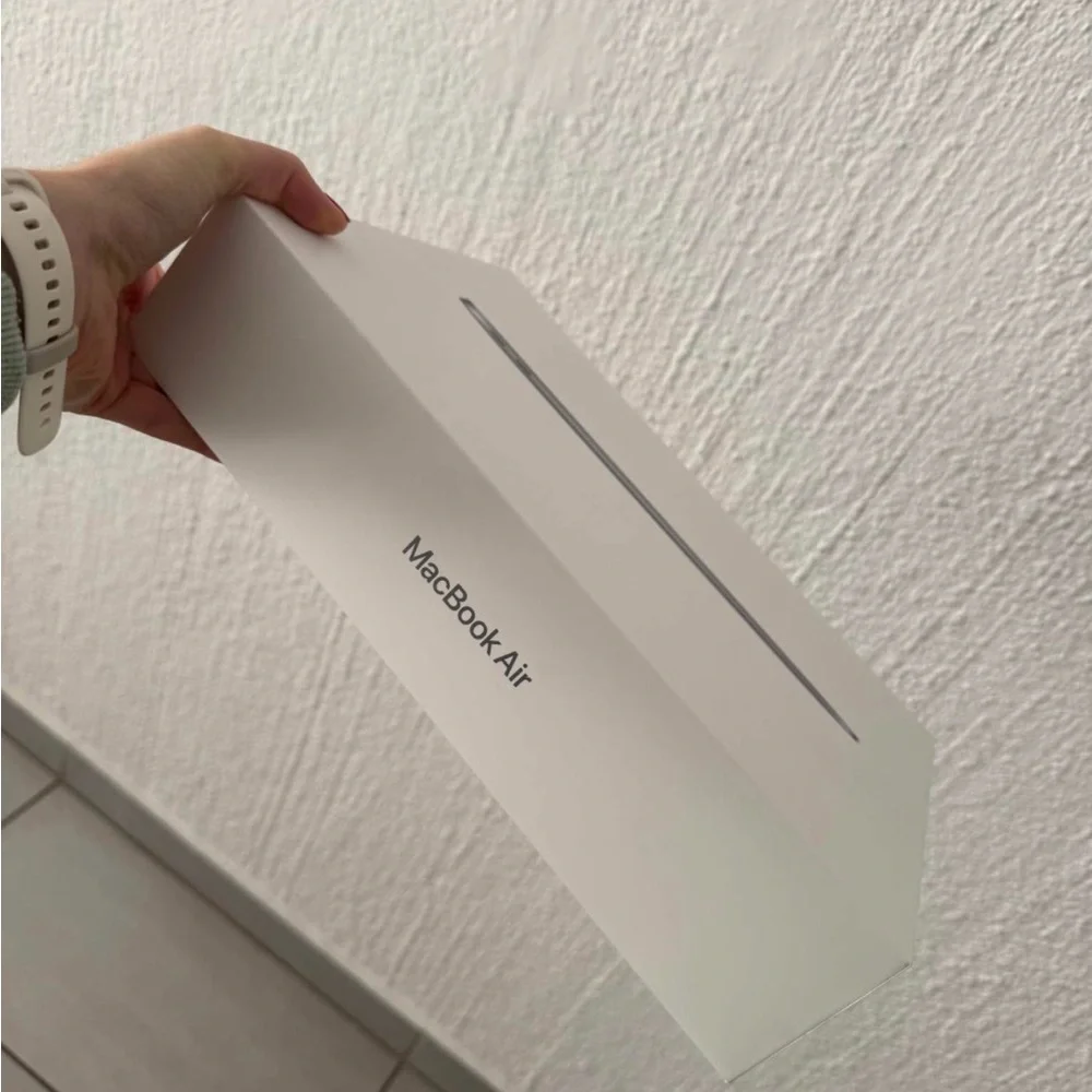 Apple MacBook Air - Sleek Gray
